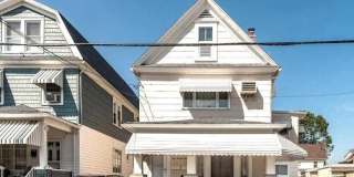 121 Oak Street Gallery 1