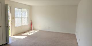 Spacious 2 bed 2 bath duplex in Franklin Indiana! Gallery 4