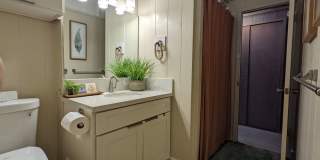 Country living in the City - Huge bonus room, entertainment deck, covered lanai and lots of storage. Gallery 14