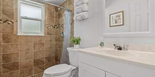 102 SE 40th Street Gallery 18