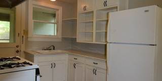 Funky East Side 2 Bedroom Gallery 7
