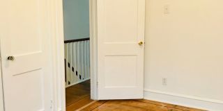 Gorgeous 3-Bedroom Townhome in Lawncrest! Available NOW! Gallery 20