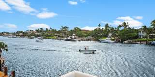 1050 Hillsboro Mile Gallery 10