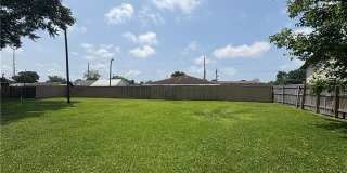 320 W LIBERAUX Street Gallery 6