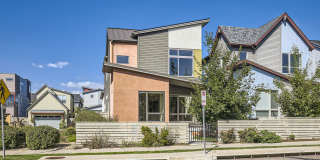 Stunning 4 bed/3.5 bath Hecla Lake Home! Gallery 1