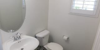 Beautiful 4 bed, 2.5 bath unit in Orange. Gallery 9