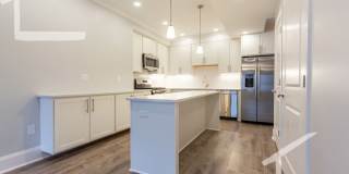 Fantastic, Newly renovated 4-bd/2 ba with Laundry Gallery 1