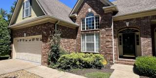 3BR 2.5BA + Bonus Executive Townhome Near MTSU, FREE Lawn Care! Gallery 1