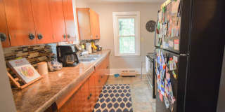 Tucked away, conveniently located, home for rent! Gallery 6