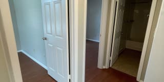 Skidmore Apartments Gallery 18
