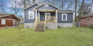 Live Near It All! 3 Bedroom Home in Midtown Savannah Gallery 1