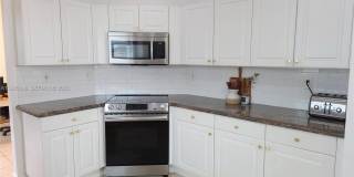 202 NE 36th Ter Gallery 12