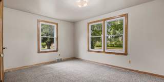 4 Bedroom Remodeled with 2 Stall Detached Garage 4 Bedroom Remodeled with 2 Stall Detached Garage Gallery 7