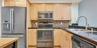 515 NE 38th St Gallery 28