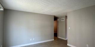 2 Bed Duplex with Bonus Room & Garage Gallery 4