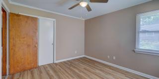 706 S 14th Street Gallery 17