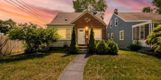 Charming Royal Oak Bungalow Near Downtown! Gallery 1