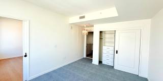 Very Unique Spacious Two Bedroom - Two bath luxury Condo with Views and Pool Gallery 10