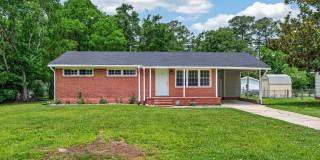 2527 Country Club Rd | 3BR/1.5BA | Carport & Storage Gallery 1