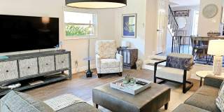 Seasonal Short-Term Venice Island Townhouse Steps from Venice Beach! Gallery 19