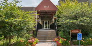 Royal Oaks Gallery 13