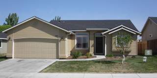 560 Blue Heron | Stylish 4 Bedroom/2 Bathroom Home Gallery 1
