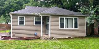 Charming 2 Bedroom Home | Large Yard | Move-In Ready Gallery 1