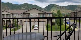 3 Bed Townhome with Mountain Views and Community Pool 3 Bed Townhome with Mountain Views and Community Pool Gallery 4