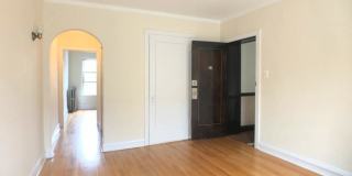 2110 W Ainslie Gallery 2