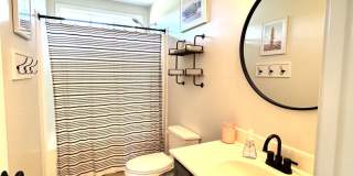 Minutes to the Beach! Conveniently located between Jacksonville & Wilmington Gallery 27