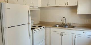 Sheridan Park/ East Bremerton 1 bed 1 bath duplex cottage Sheridan Park/ East Bremerton 1 bed 1 bath duplex cottage Gallery 5