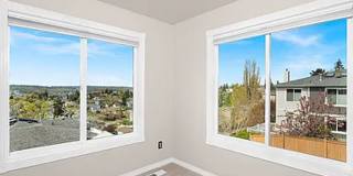 Spacious 3-Story Home with 2 Car Garage and Large Deck! Gallery 13