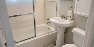 Barat Ave Apartments Gallery 8