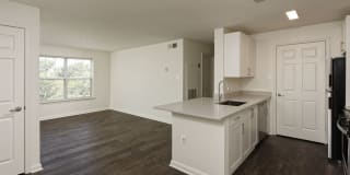 eaves Washingtonian Center Gallery 15