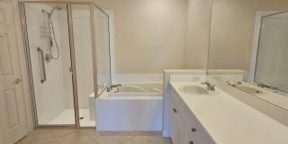 Annual Unfurnished 2 Bedroom 2 Bathroom with Bonus Room Villa located in Venetian Golf & Riverclub! Gallery 42