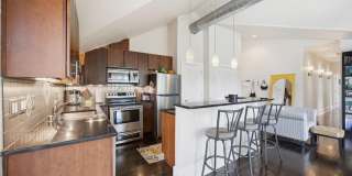 261 S Limestone Gallery 30