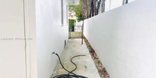 1020 SW 36th Ct Gallery 37