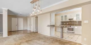 Spacious & Bright 3BR Condo with Bonus Room, Secured Parking & Hollywood History! Gallery 7