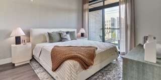 LIA by Vermella Gallery 30