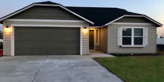 !LIMITED TIME MOVE-IN SPECIAL! - Half Off First Month's Rent with A 12 Month Lease! Gallery 1