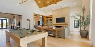 The Howard Gallery 2