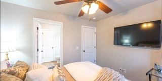 1123 S Tottenham Court Gallery 14