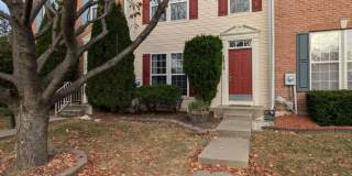 Beautifully maintained townhouse in Whittier available mid May! Gallery 1