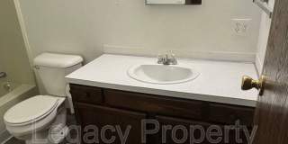 305 E Expressway Gallery 1