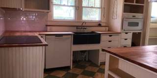 Cute, corner lot 2 bedroom 2 bath historic single family home Cute, corner lot 2 bedroom 2 bath historic single family home Gallery 6