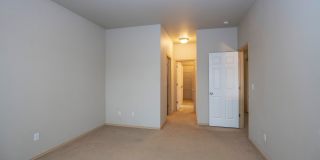 Modern 4 Bedroom, 2.5 Bath Home In Silver Creek w/AC Gallery 21