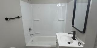 2 BED + BONUS ROOM! 1 BATH HOME! Gallery 8