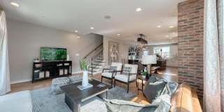 917 GRUNDY Street Gallery 20