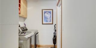 309 Oak St Gallery 45