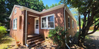 Charming 2 Bed/1 Bath Brick Duplex - Located in Salisbury - Fresh Interior Paint - Convenient Location - Close to Downtown Salisbury Gallery 1